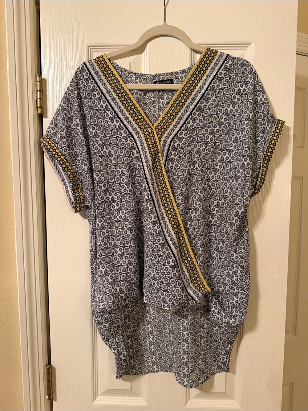 Max Edition Navy and Yellow Patterned V-Neck Tunic